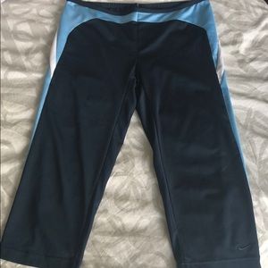 Nike Cropped Blue Athletic Leggings Size Small